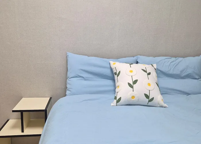 홍대5분 방3개 침대4개 최대8명 1층 장기숙박 연남망원 Tv Wifi 조용한숙소 ソウル特別市